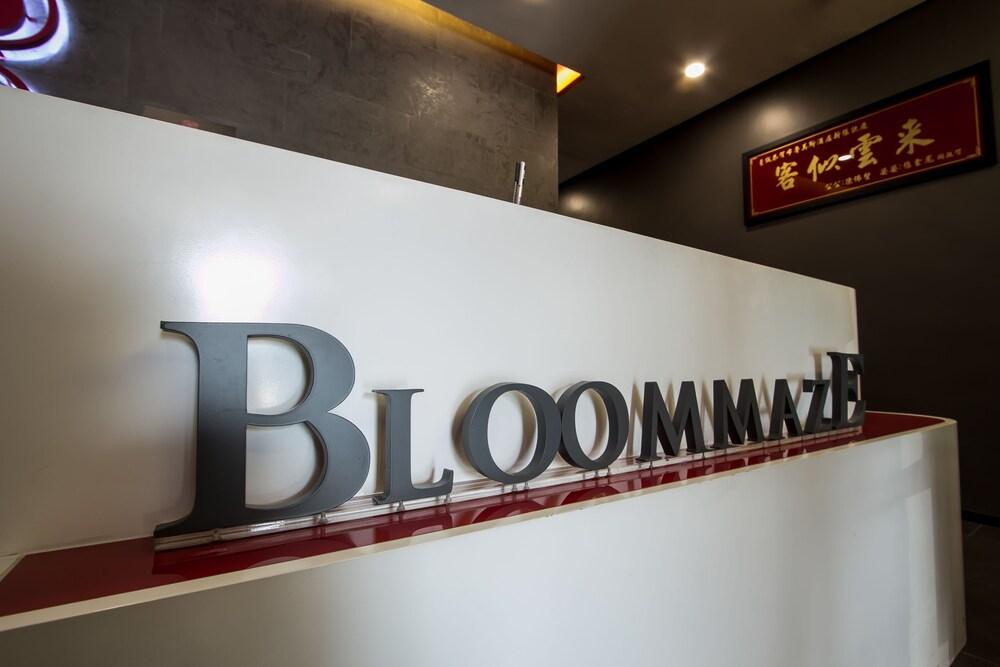 Bloommaze Boutique Hotel Puchong Bagian luar foto